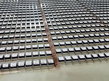 踏破鐵鞋無(wú)覓處 通亞印刷隆重推出LED支架噴墨機(jī)