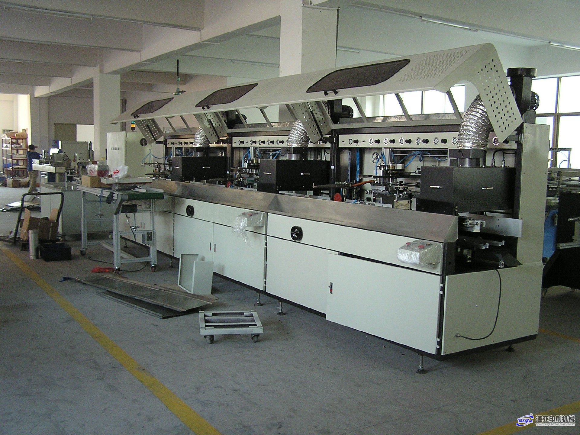 TYS-601UV4全自動(dòng)UV四色圓扁兩用絲印機(jī)